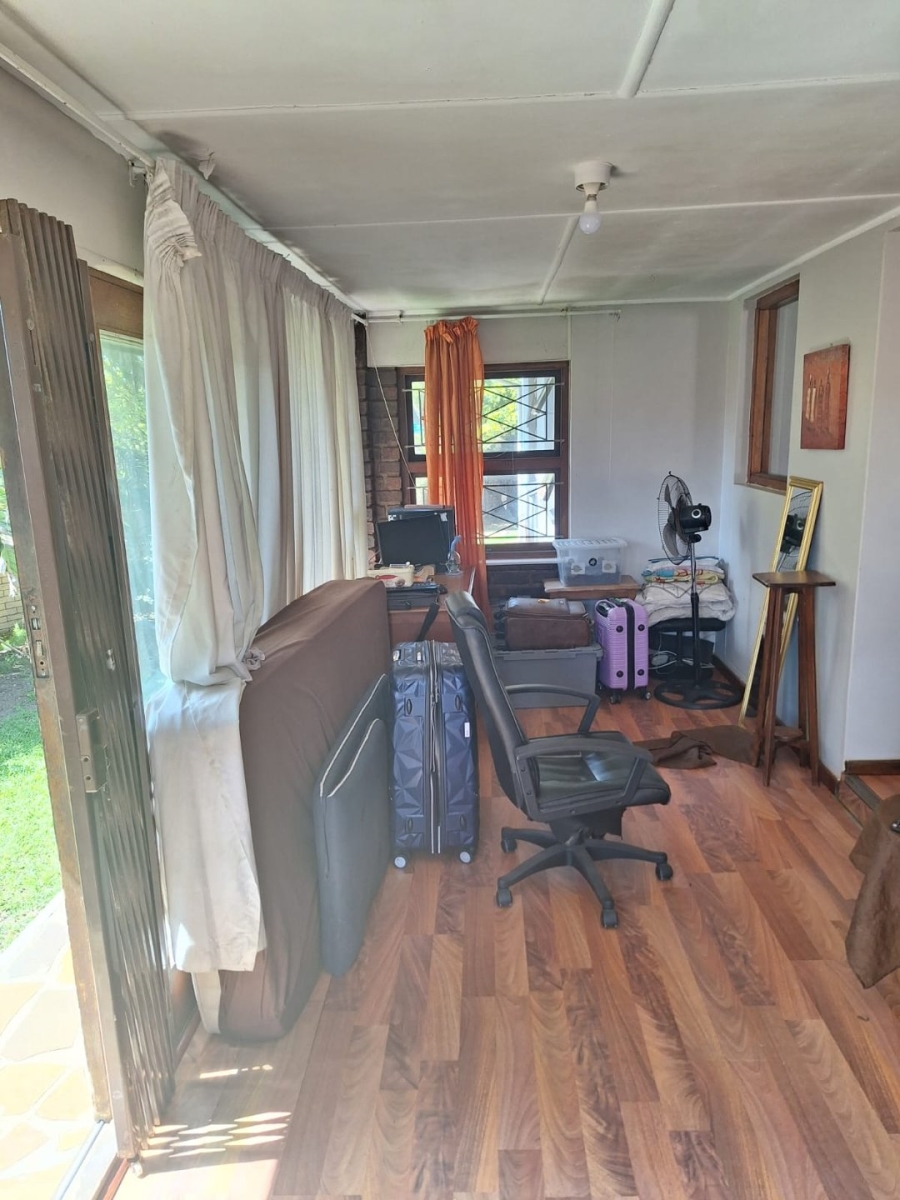 6 Bedroom Property for Sale in Gonubie Eastern Cape